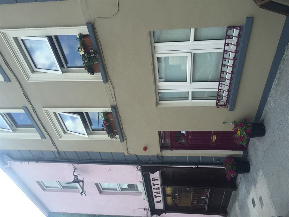 The Townhouse Bed & Breakfast Milltown Malbay Dış mekan fotoğraf